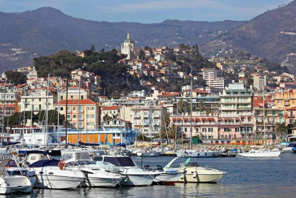 Studio Loft In The Center Sanremo For 3 People Exterior foto
